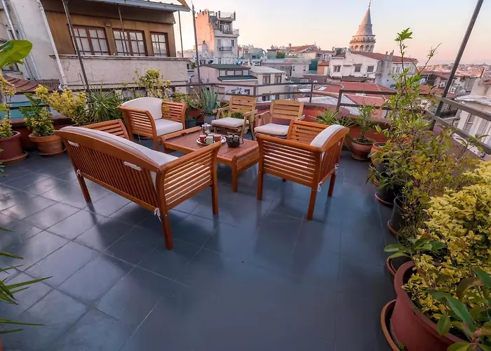High Garden Rooftop Terrace Around Galata Tower *